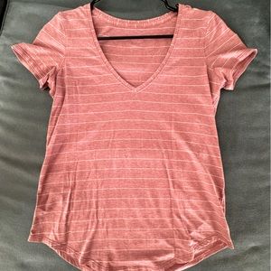 Lululemon Love Tee V
Short Serve Stripe Heathered So Merlot White